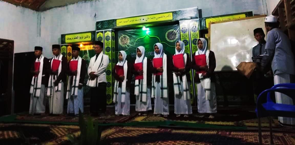 Pondok Pesantren Darussholihin Tebu Ireng 12 Pulung Kencana Wisuda Perdana Amtsilati