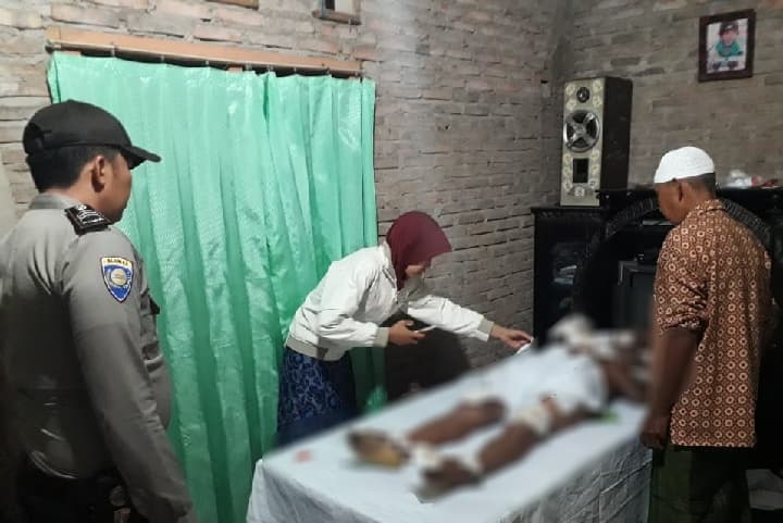 Seorang Kakek Temukan Tewas Terbakar di Tengah Sawah