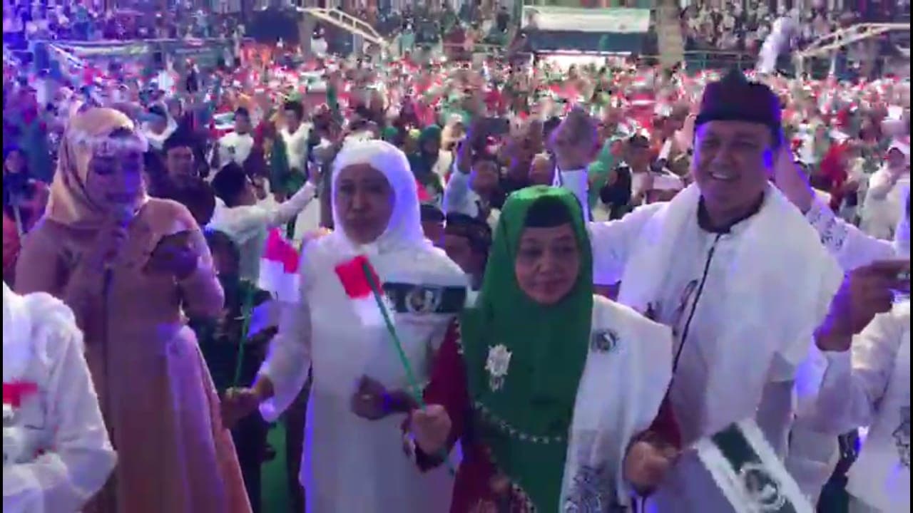 Khofifah Indar Parawansa Ajak Ribuan Kiai dan Santri Deklarasi Dukung Jokowi-Ma&#8217;ruf