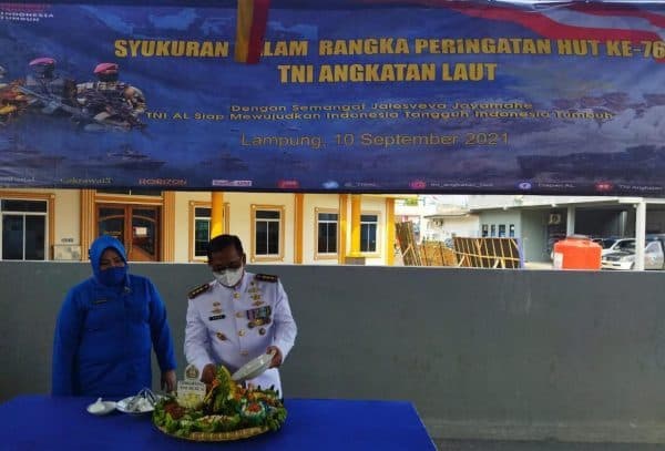 Danlanal Lampung Pimpin Upacara Peringatan HUT Ke-76 TNI AL