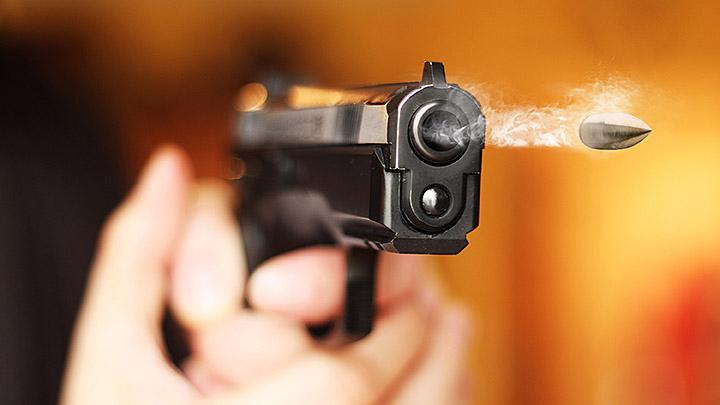 Diduga Mabuk Saat Pesta Miras, Anggota Intelkam Polda Maluku Tembak Seorang Pemuda