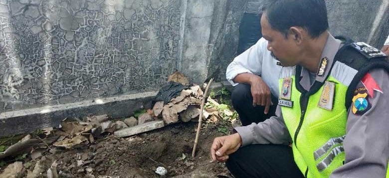 Malu Hasil Hubungan Gelap, Remaja di Sidoarjo Kubur Bayinya Hidup Hidup
