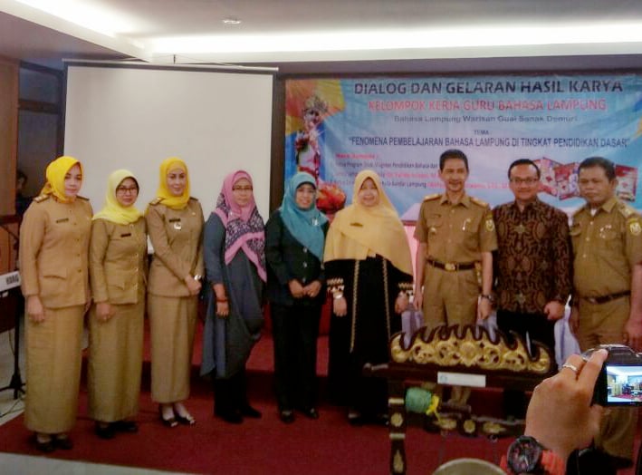 Acara Dialog dan Gelaran Tim Kelompok Kerja Guru di Buka Dengan Bahasa Daerah