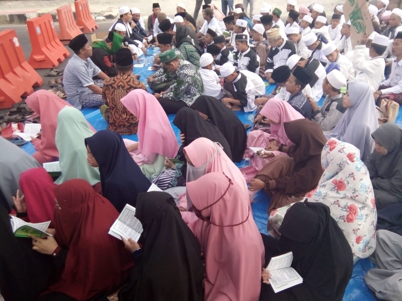 Santriwan-Santriwati Ponpes dan Panti Asuhan Dimanfaatkan KRLUPB Untuk Aksi di Gakkumdu