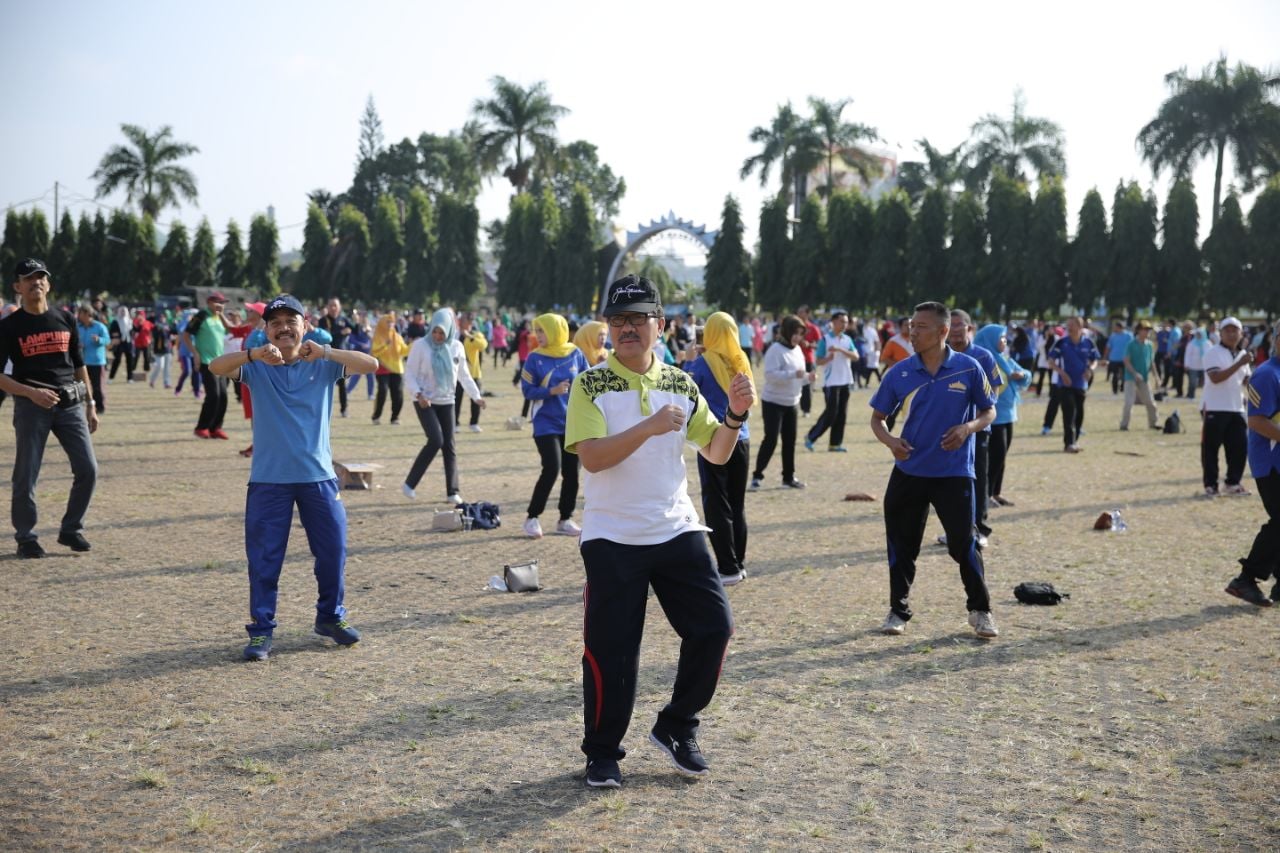 ASN Pemprov Lampung Semarakkan &#8216;Guinness World Record the Largest Poco-Poco Dance 2018&#8217;