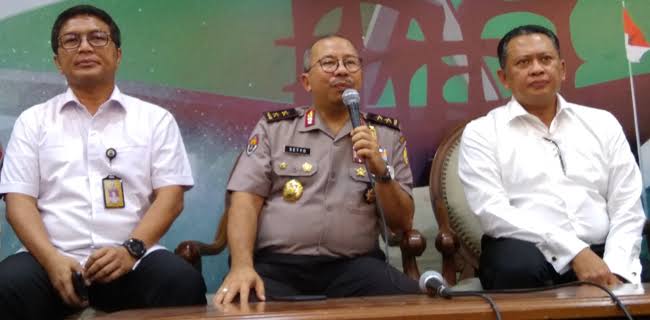 Mabes Polri Sebut Teror Penembakan Ruang Kerja DPR RI Fraksi Gerindra dan Golkar Adalah Peluru Nyasar?