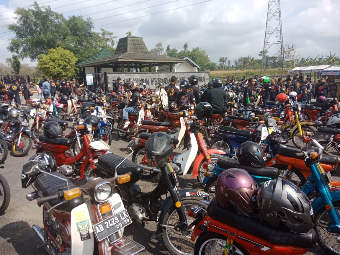 Sport Touring Motor Antik  Jalur Lereng Merapi Ikut Promosikan Obyek Wisata Sleman