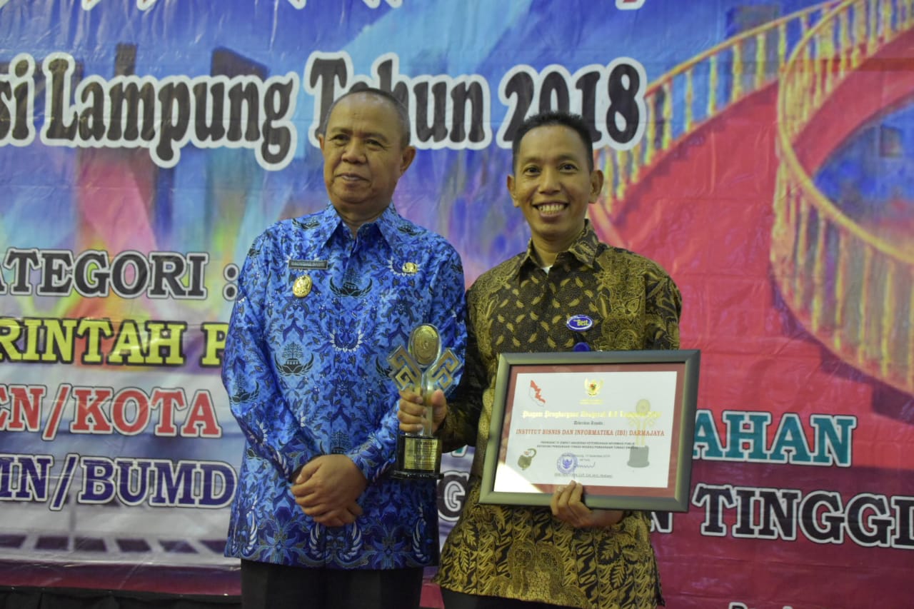 IIB Darmajaya Raih Anugerah KI Lampung 2018 Kategori PTN/PTS