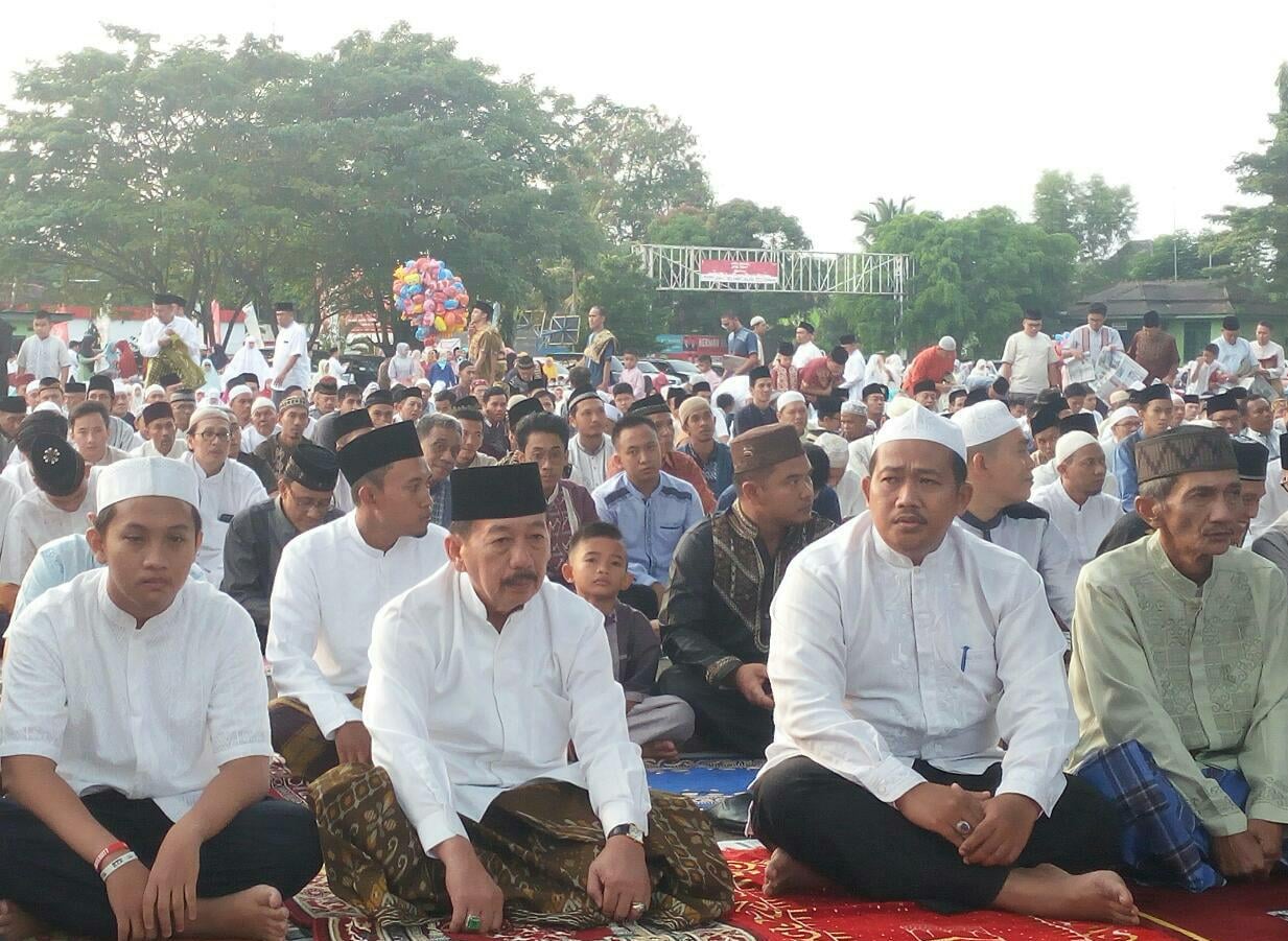 Herman HN &#8211; Sutono Manfaatkan Momentum Idul Fitri Bersilaturahmi Dengan Masyarakat
