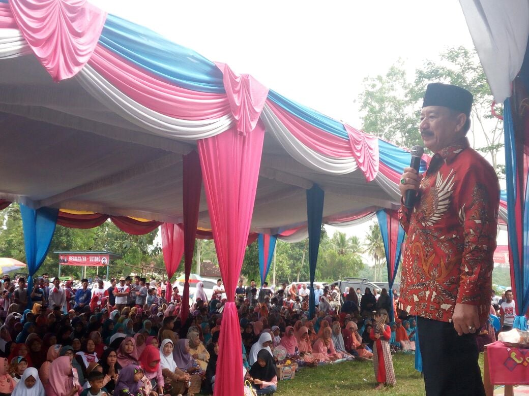 Kampanye Di Lampung Tengah: Masyarakat Harapkan Herman HN &#8211; Sutono Menang Pilgub Untuk Perbaiki Jalan