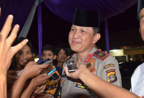 Edward Syah Pernong Resmikan Galeri Blambanan Tapis Desa Negeri Katon