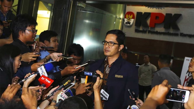 Politikus PDIP Buron, KPK Belum Bisa Usut Keluarga Jokowi