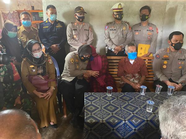 Polda Lampung Berikan Pendampingan Psikilogis Kepada Keluarga Korban Sriwijaya Air SJ-182