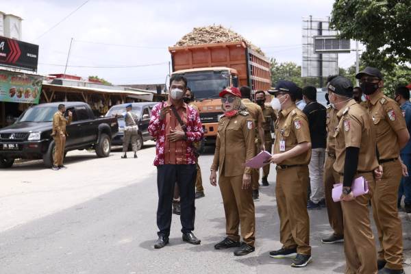 Bupati Winarti Tinjau Preservasi Pembangunan Jalan Tugu BMW &#8211; Simpang Penawa