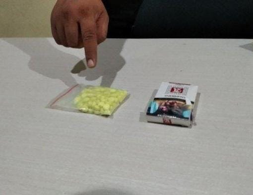 Dua Oknum Briptu Mantan Sopir Kabid Humas dan Bintara Reskrim Beli 100 Butir Pil Ekstasi Patungan