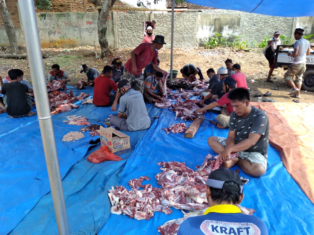 Warga Tanjung Aman Sembelih 13 Ekor Kambing dan Satu Ekor Sapi saat Idul Adha 1442 H