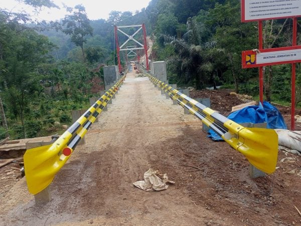 Telan Anggaran 5,6 M, Proyek Jembatan Gantung Sidomulyo Menuai Masalah