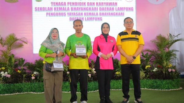Dua Guru YKB Lampung Tak Menyangka Bisa Umrah ke Tanah Suci 