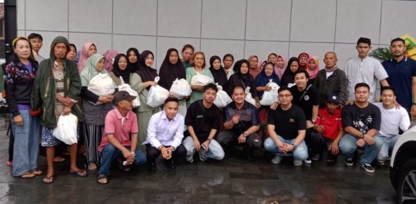 Drachen Billiard Bagikan Sembako dan Tali Asih ke Warga