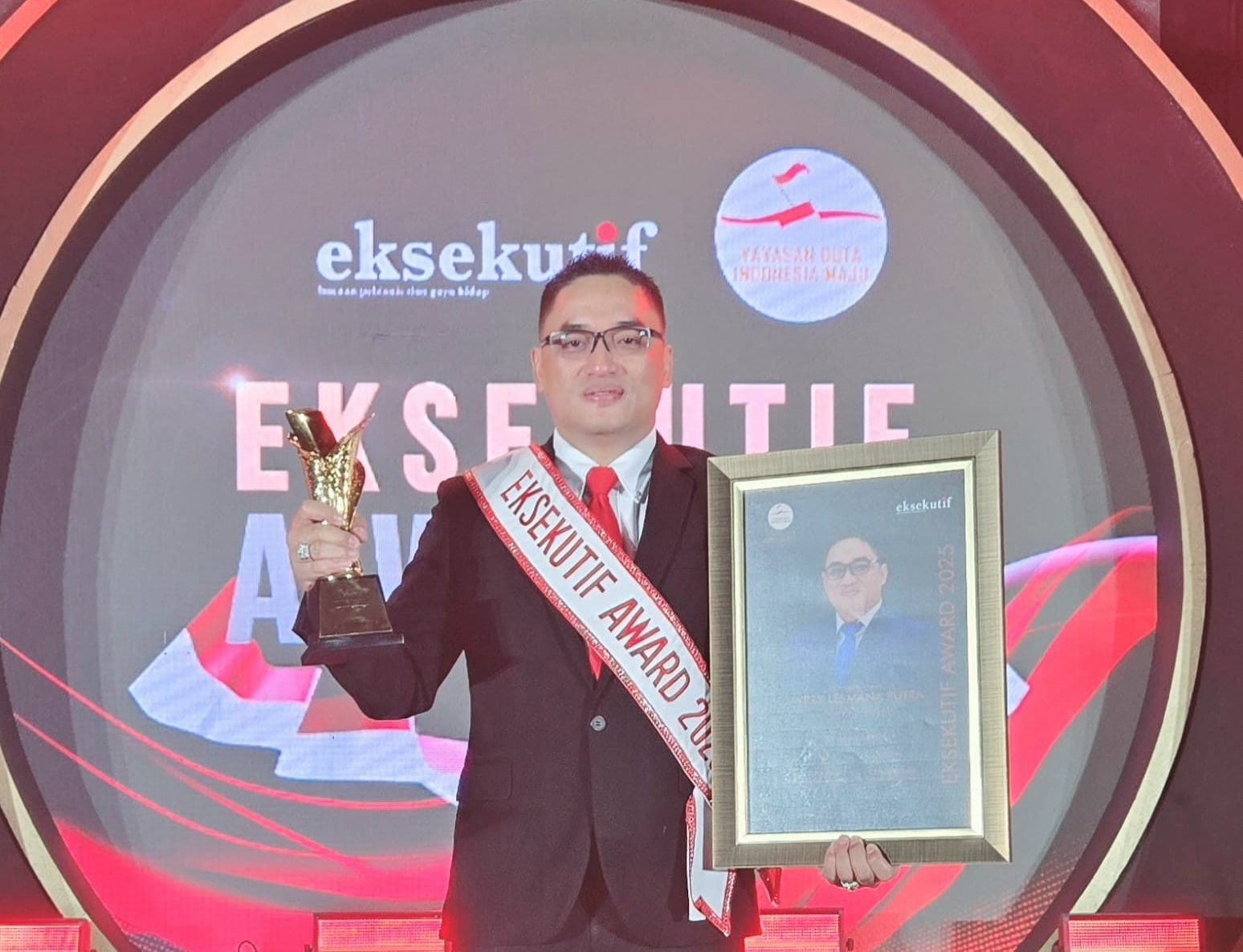 Willy Lesmana Putra Raih Eksekutif Award 2025 Bersama AHY dan Rosan P. Roeslani