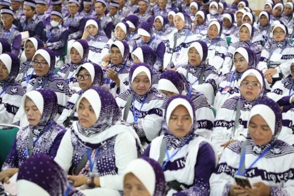 Kloter Pertama CJH Lampung 2025 Terbang ke Tanah Suci, Dapat Sangu dari Pemprov