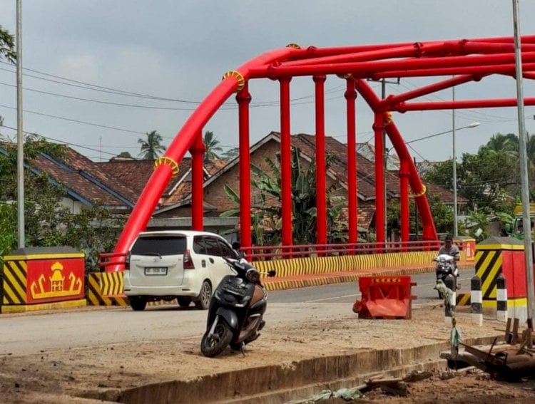 Kontraktor Jembatan Way Sabuk Jalan Lintas Sumatera PT Bora Bora Teknik Indonesia Diduga Tipu Warga dan Tinggalkan Hutang Warung
